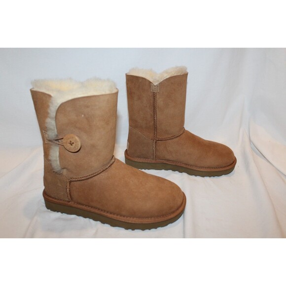 NIB UGG Women's Bailey Button Classic Suede Shearling Boots CHESTNUT SZ 6 - Picture 3 of 8